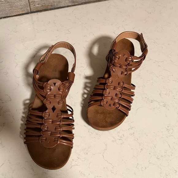 DREAM PAIRS Women's Strappy Low Heel Open Toe Slip-On Wedge Sandals - Picture 8 of 16